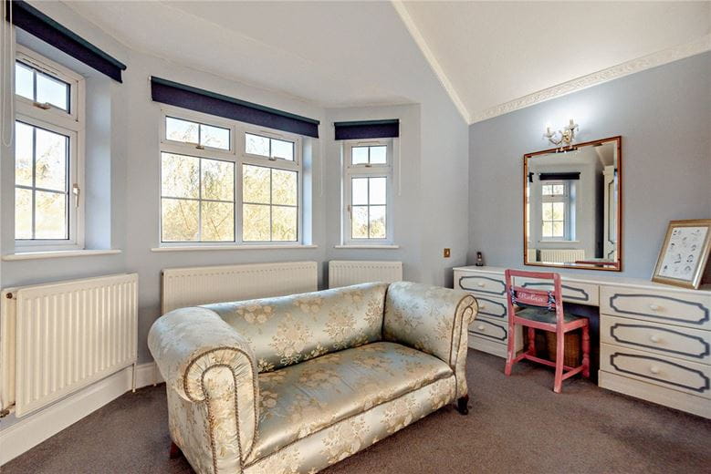 5 bedroom house, Fox's Lane, Kingsclere RG20 - Available