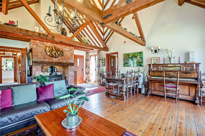 3 bedroom cottage, Newbury Road, Headley RG19 - Available