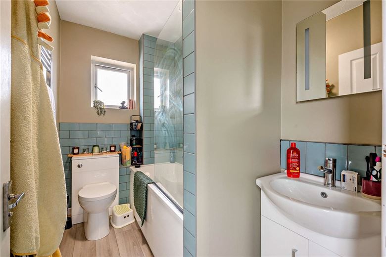 4 bedroom house, Green Lane, Newbury RG14 - Available