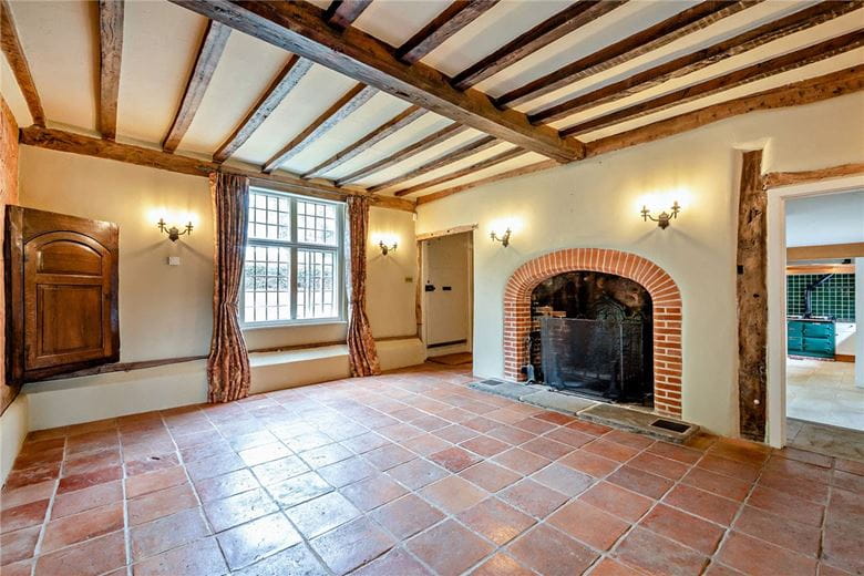 5 bedroom house, Benham Park, Marsh Benham RG20 - Available