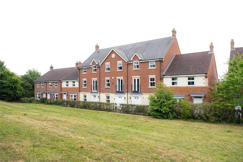 4 bedroom house, Greenham, Newbury RG19 - Available