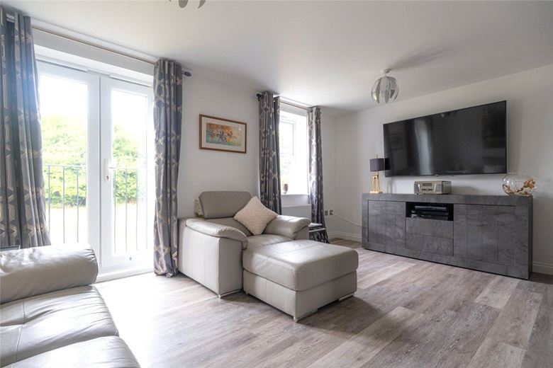 4 bedroom house, Greenham, Newbury RG19 - Available