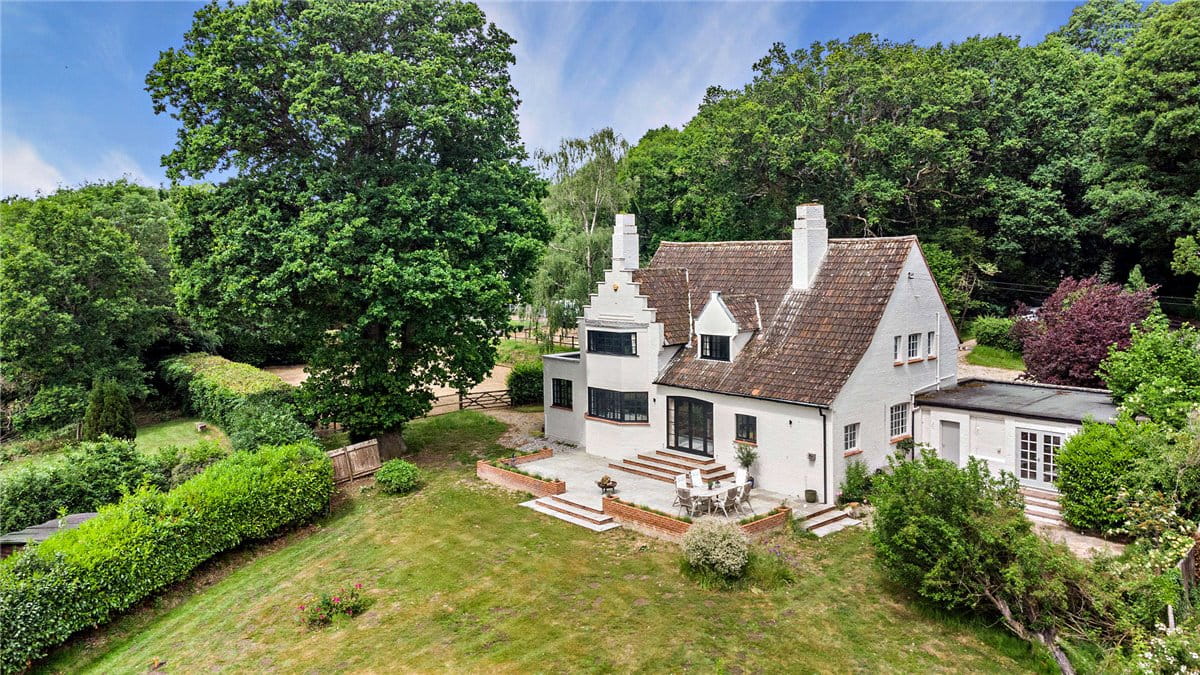 4 bedroom house, Bishops Green, Newbury RG20 - Available