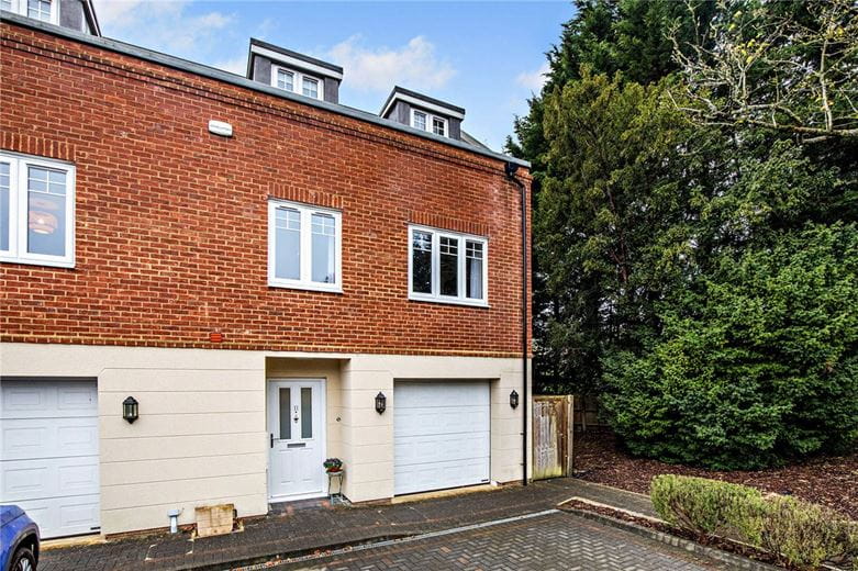 5 bedroom house, The Dolmans, Shaw RG14 - Sold STC