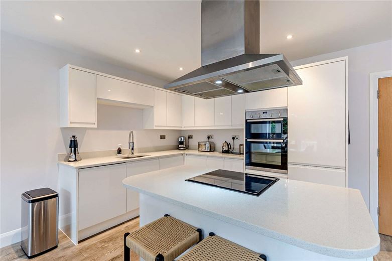 5 bedroom house, The Dolmans, Shaw RG14 - Sold STC