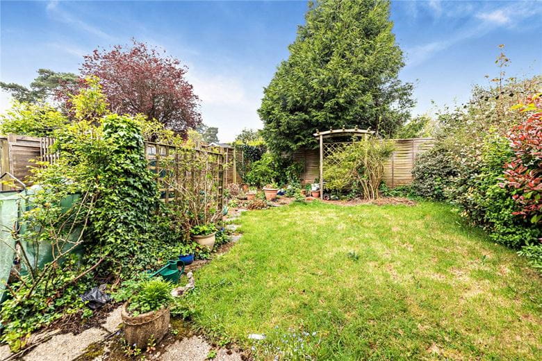 3 bedroom house, Harwood Rise, Woolton Hill RG20 - Sold STC