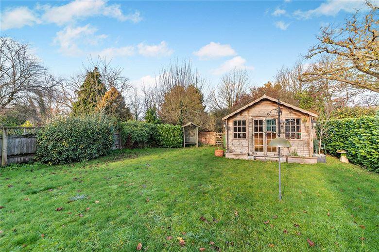 4 bedroom house, Hambridge Lane, Newbury RG14 - Available