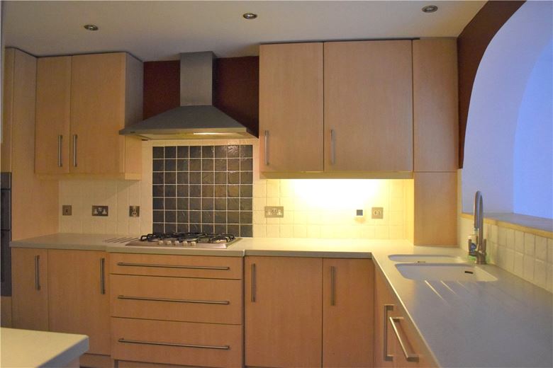 3 bedroom house, Newbury, Berkshire RG14 - Available