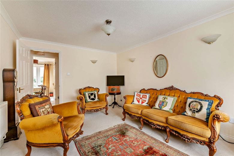 3 bedroom house, Horseshoe End, Newbury RG14 - Available