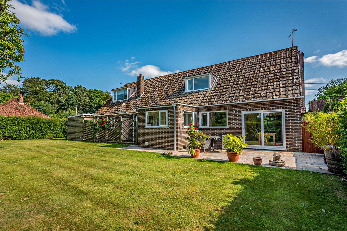 4 bedroom house, Freshfields Lane, Chieveley RG20 - Available