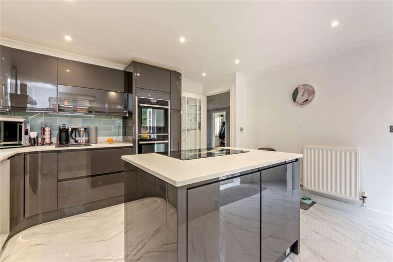 5 bedroom house, Haysoms Drive, Greenham RG19 - Sold STC