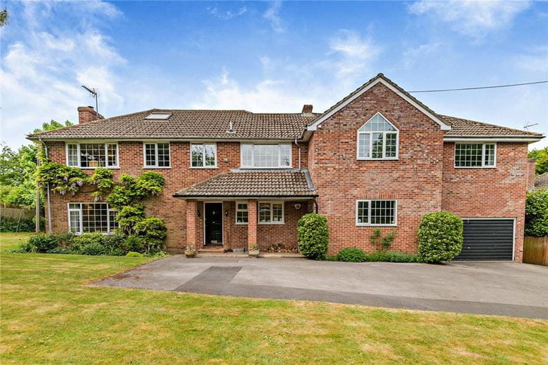 6 bedroom house, Folly Road, Lambourn RG17 - Available
