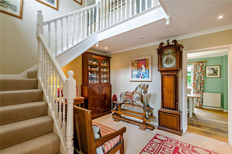 6 bedroom house, Folly Road, Lambourn RG17 - Available