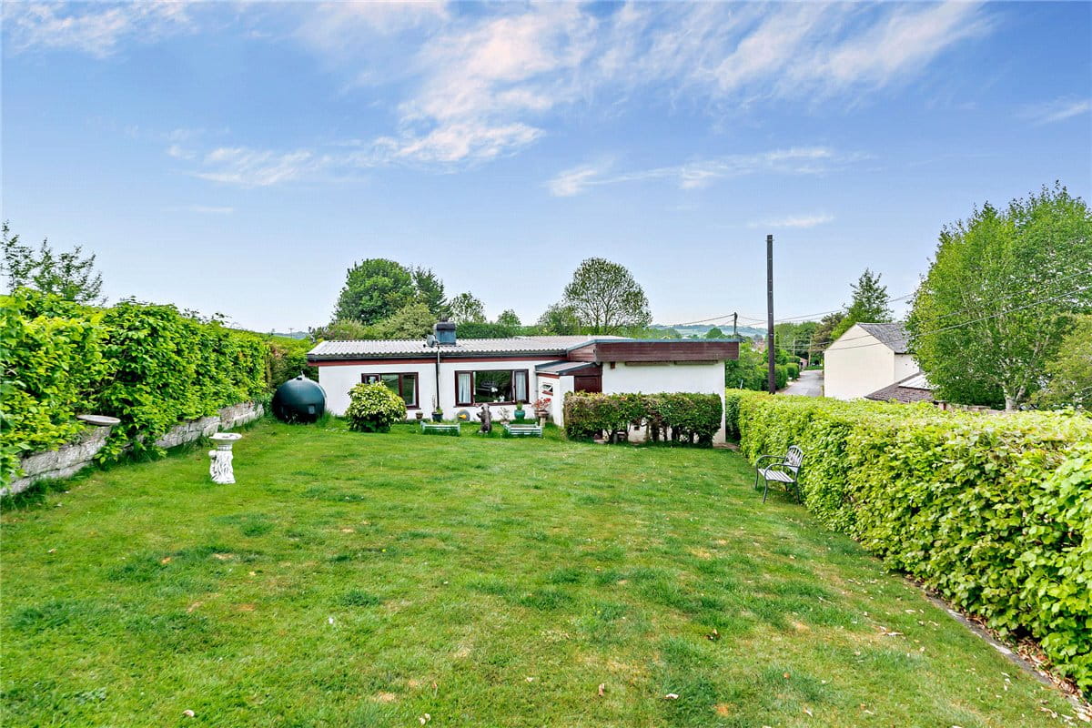 2 bedroom bungalow, Sheepdrove Road, Lambourn RG17 - Available