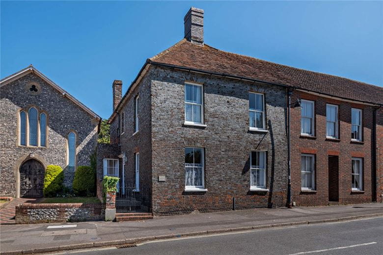 4 bedroom house, George Street, Kingsclere RG20 - Available