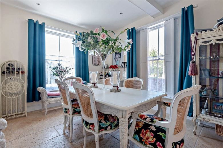 4 bedroom house, George Street, Kingsclere RG20 - Available