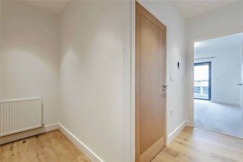 1 bedroom flat, Kingman Way, Newbury RG14 - Available