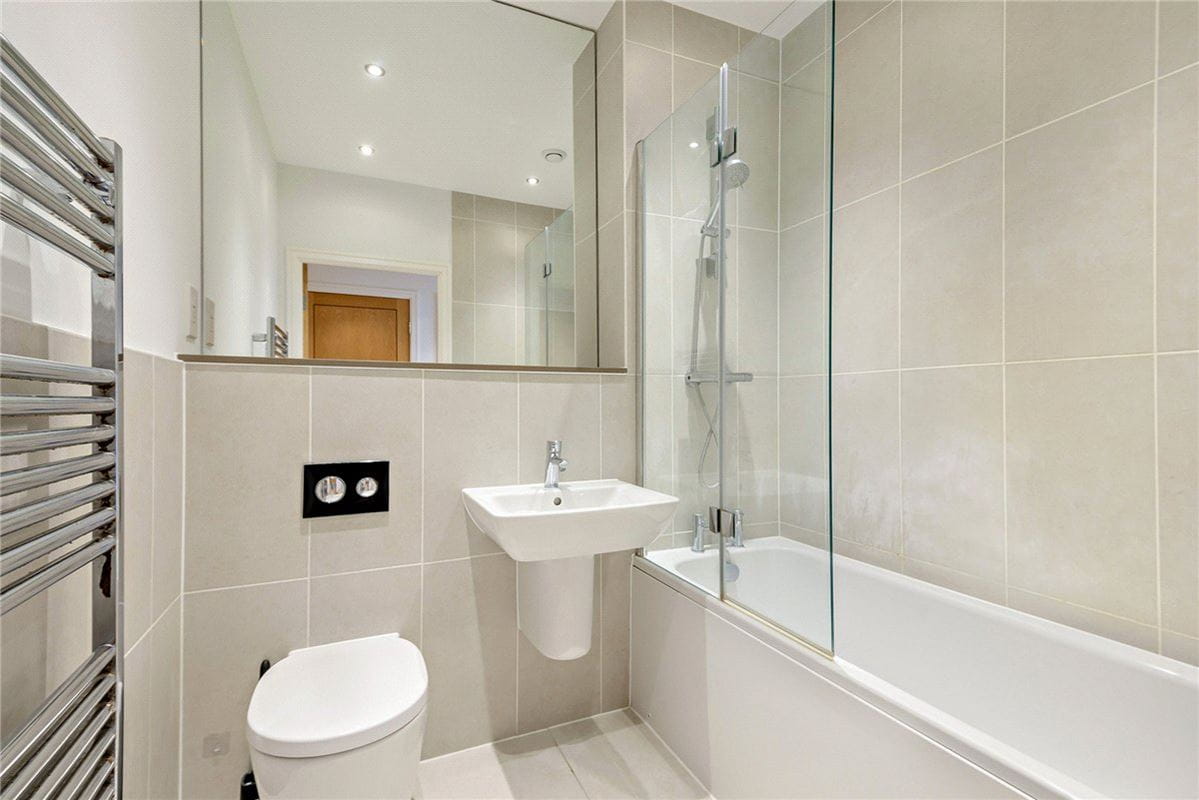 1 bedroom flat, Kingman Way, Newbury RG14 - Available