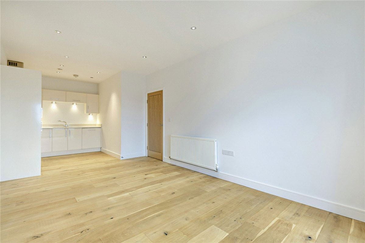 1 bedroom flat, Kingman Way, Newbury RG14 - Available