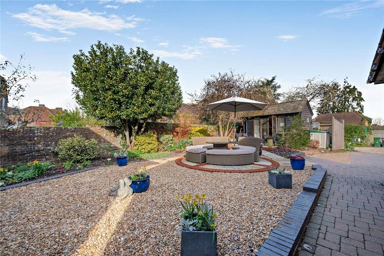 4 bedroom house, George Street, Kingsclere RG20 - Available