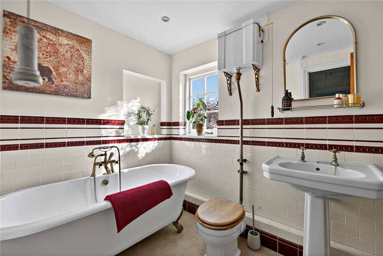 4 bedroom house, George Street, Kingsclere RG20 - Available