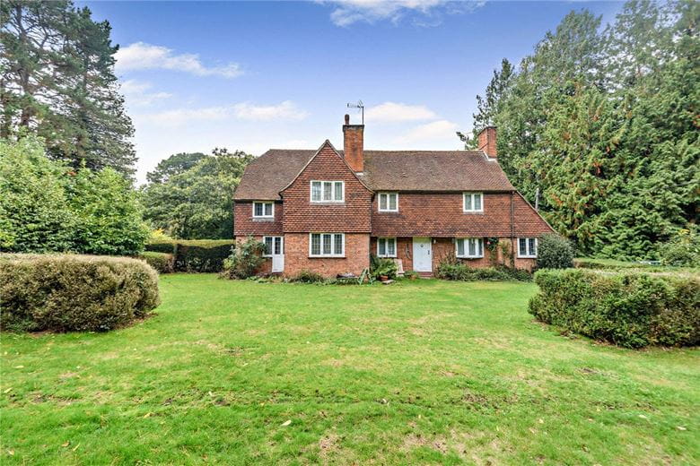 6 bedroom house, Burys Bank Road, Greenham RG19 - Available