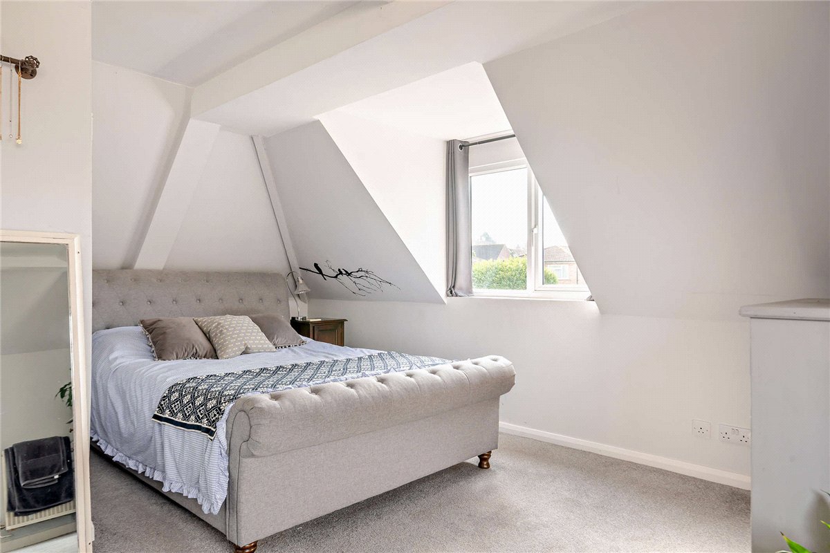 4 bedroom house, Broadlayings, Woolton Hill RG20 - Available