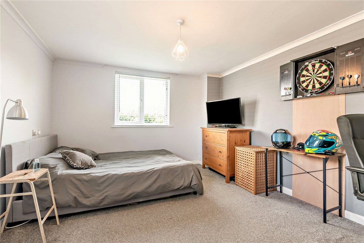 4 bedroom house, Broadlayings, Woolton Hill RG20 - Available