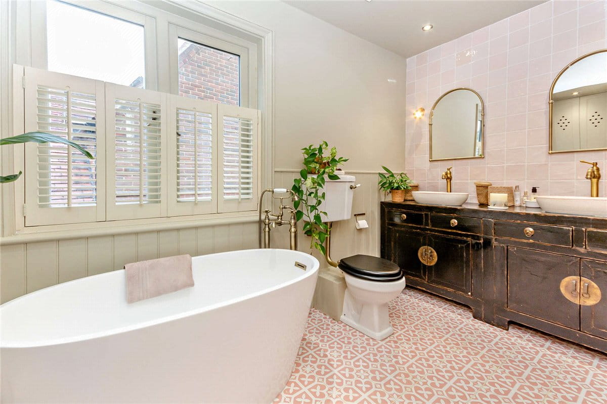 3 bedroom house, Gore End Road, Ball Hill RG20 - Sold