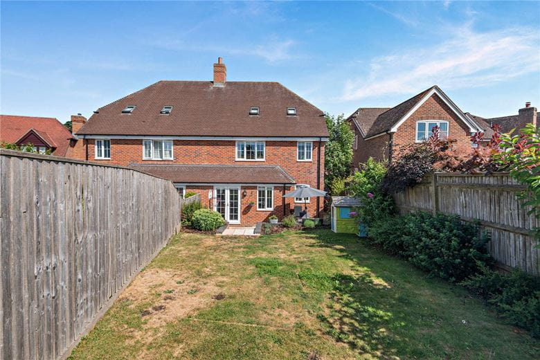 4 bedroom house, Folly Court, Cold Ash RG18 - Available