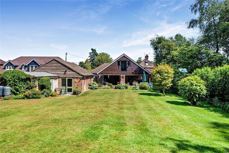 6 bedroom house, Hampstead Norreys Road, Hermitage RG18 - Available