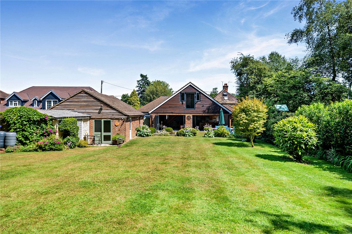 6 bedroom house, Hampstead Norreys Road, Hermitage RG18 - Sold STC