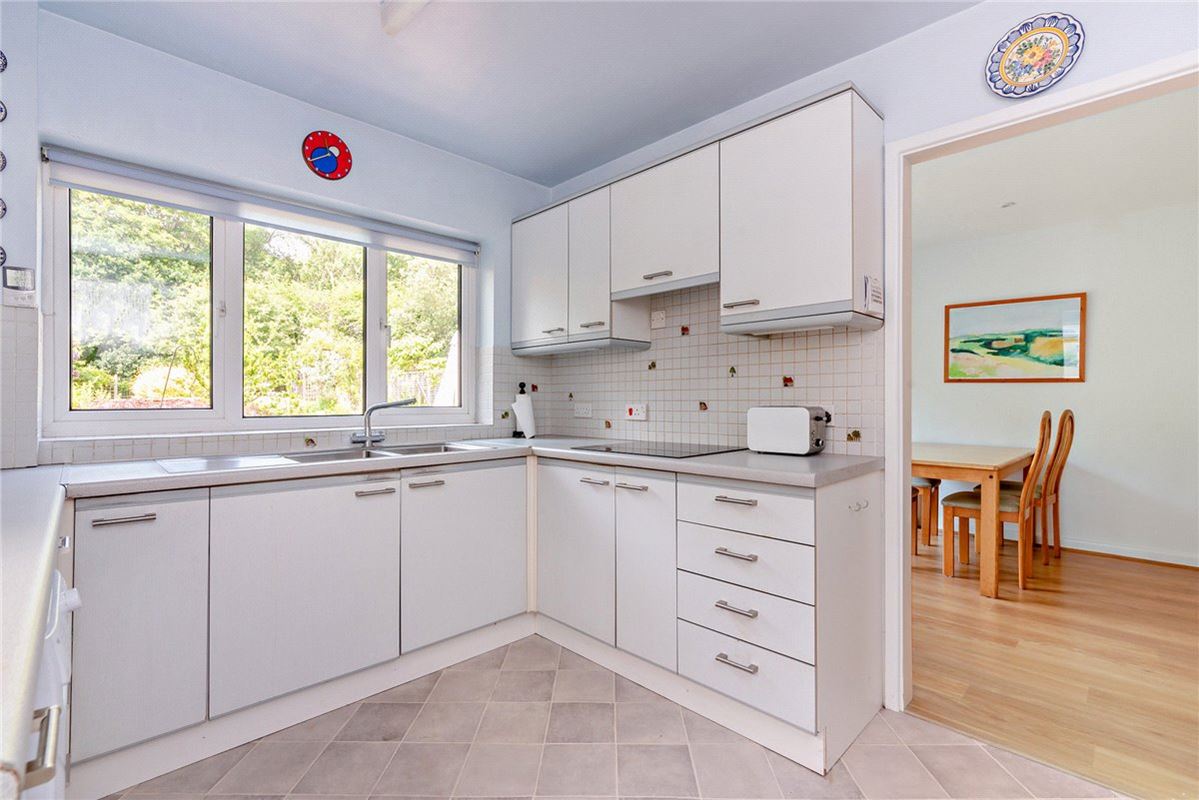 5 bedroom house, Hampstead Norreys Road, Hermitage RG18 - Available