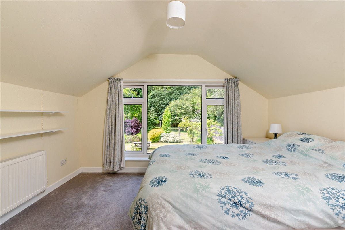 5 bedroom house, Hampstead Norreys Road, Hermitage RG18 - Available