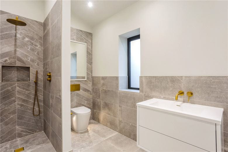 4 bedroom house, Speen Lane, Newbury RG14 - Available