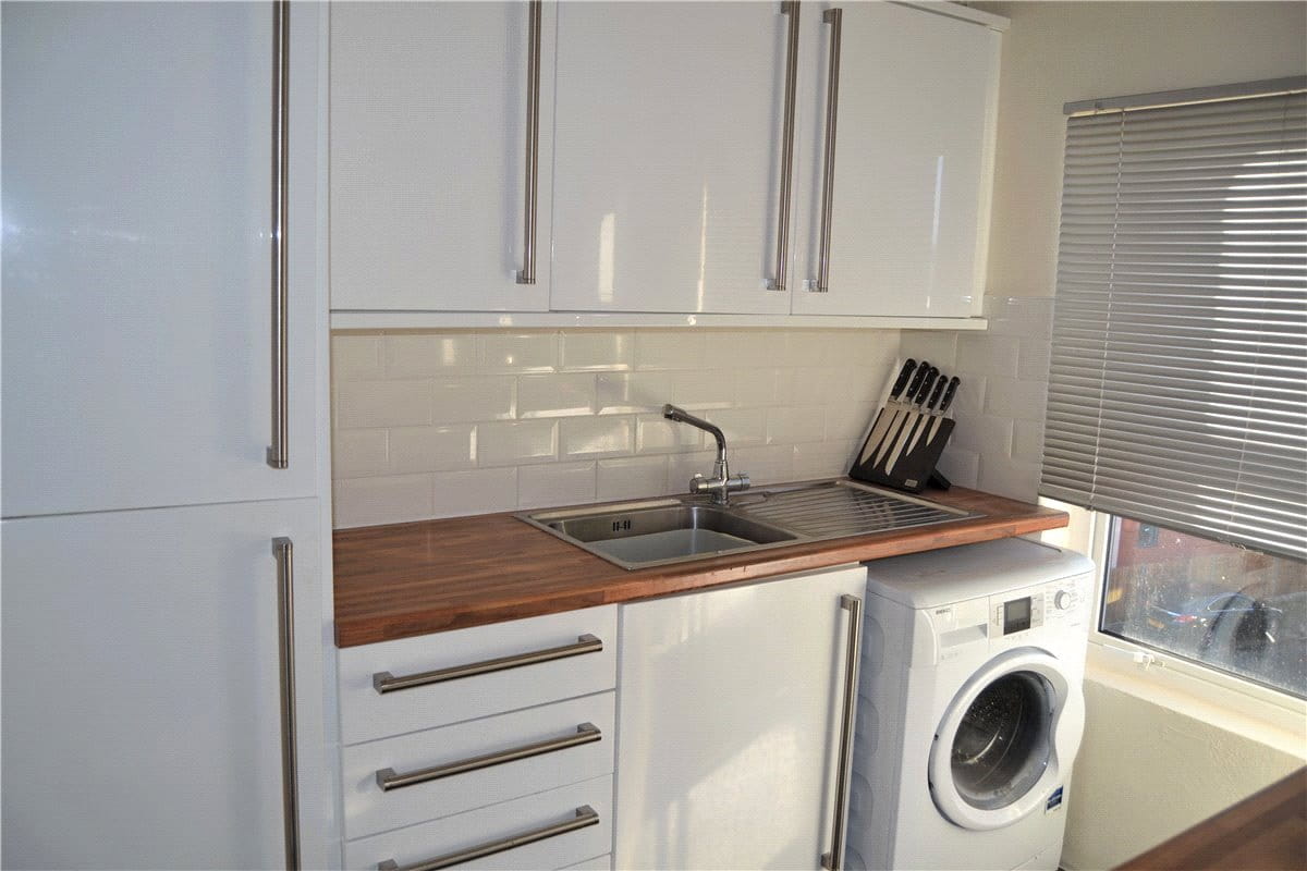 1 bedroom flat, London Road, Newbury RG14 - Available