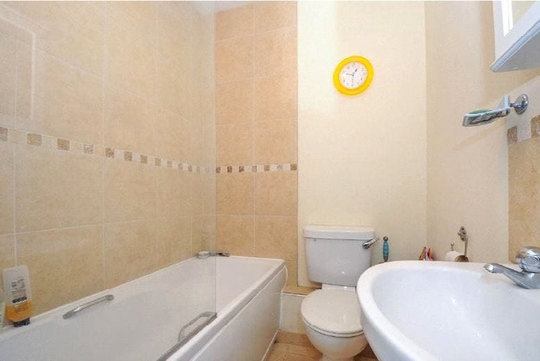 1 bedroom flat, London Road, Newbury RG14 - Available