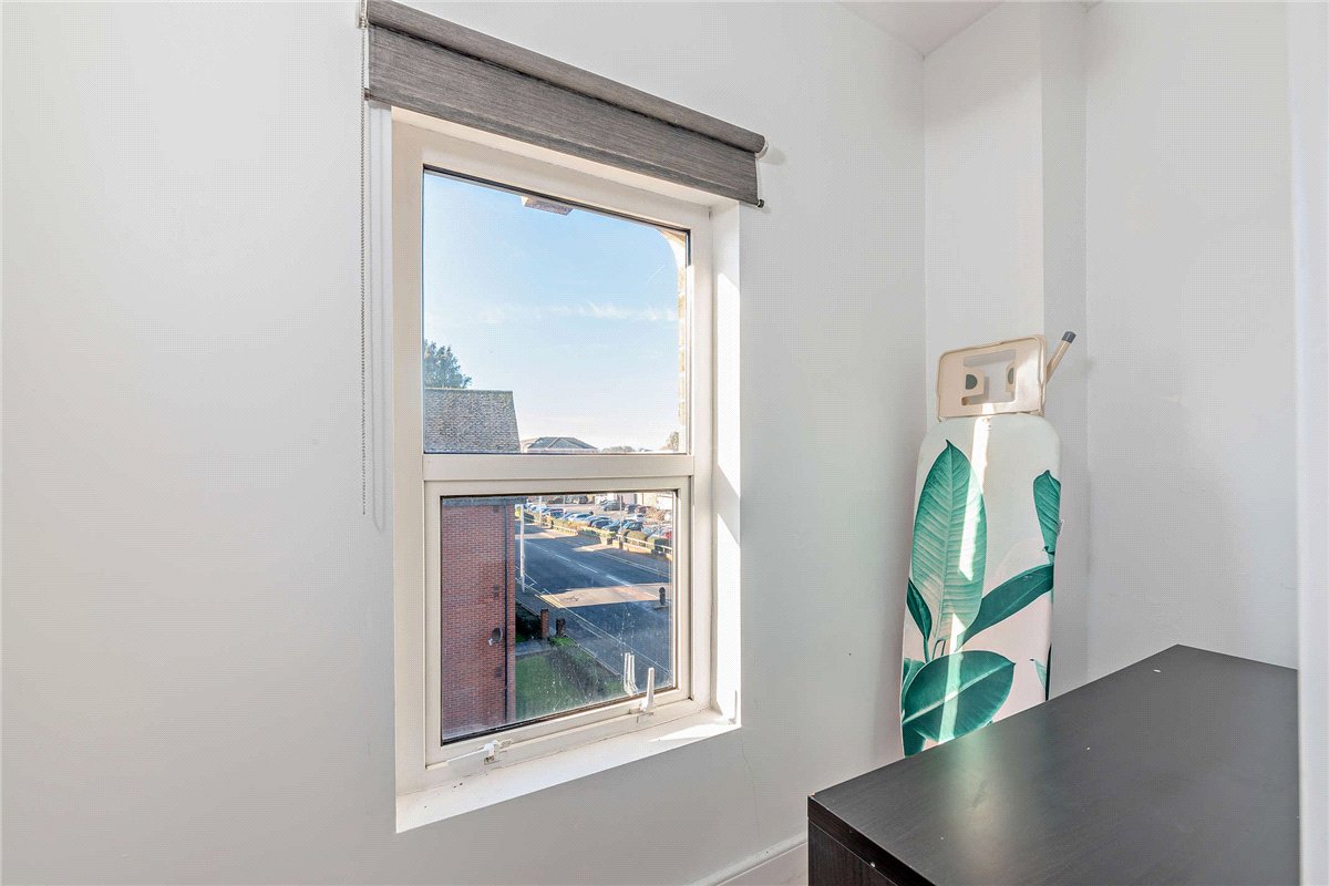 1 bedroom flat, London Road, Newbury RG14 - Available