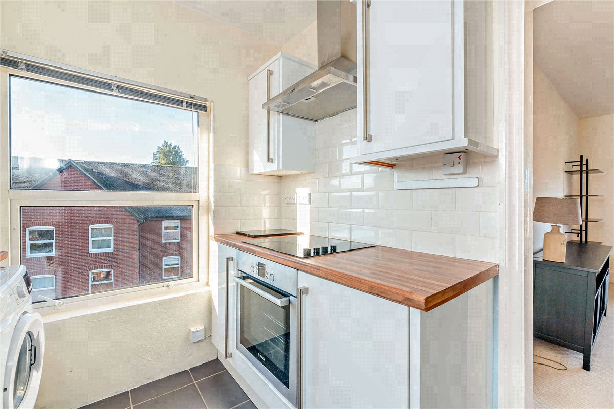 1 bedroom flat, London Road, Newbury RG14 - Available