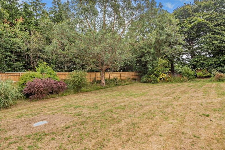 4 bedroom house, Ermin Street, Woodlands St. Mary RG17 - Available