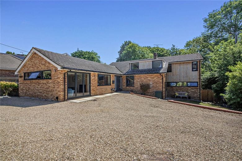 4 bedroom house, Collaroy Road, Cold Ash RG18 - Available