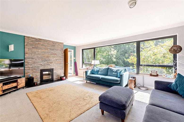 4 bedroom house, Collaroy Road, Cold Ash RG18 - Available