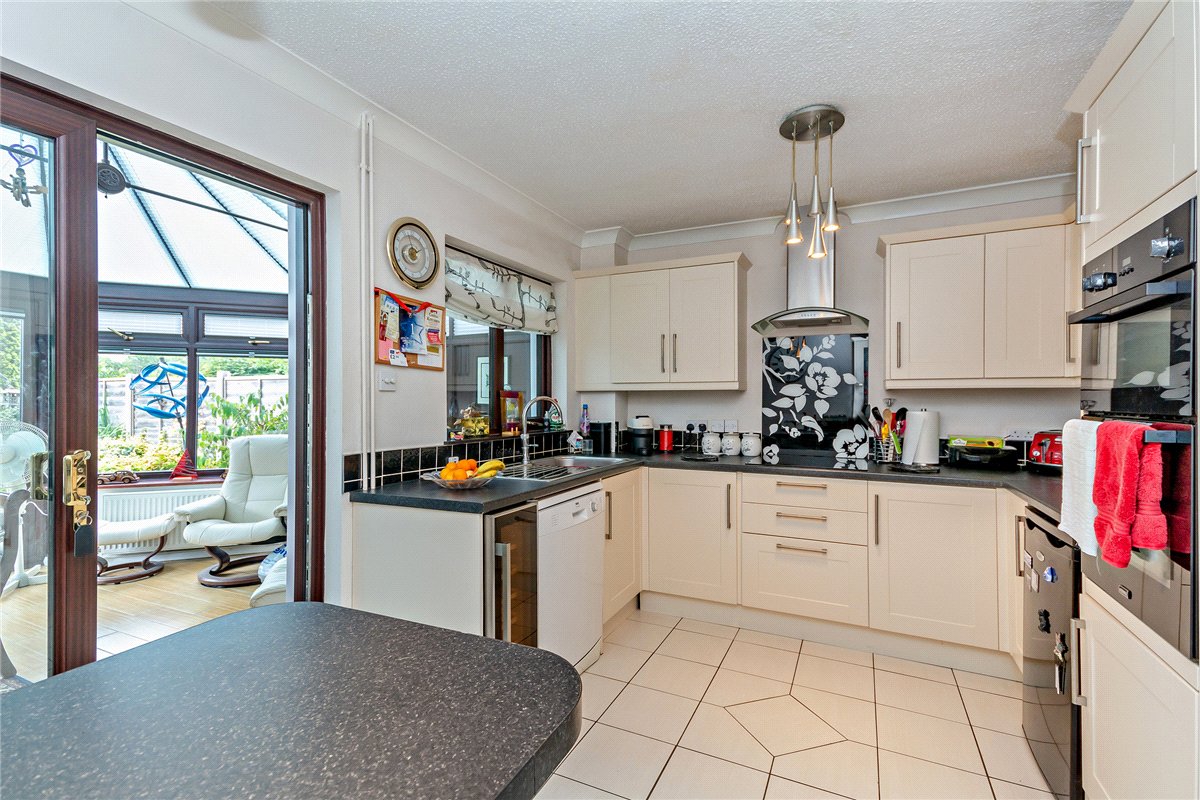 3 bedroom house, Billington Way, Thatcham RG18 - Available