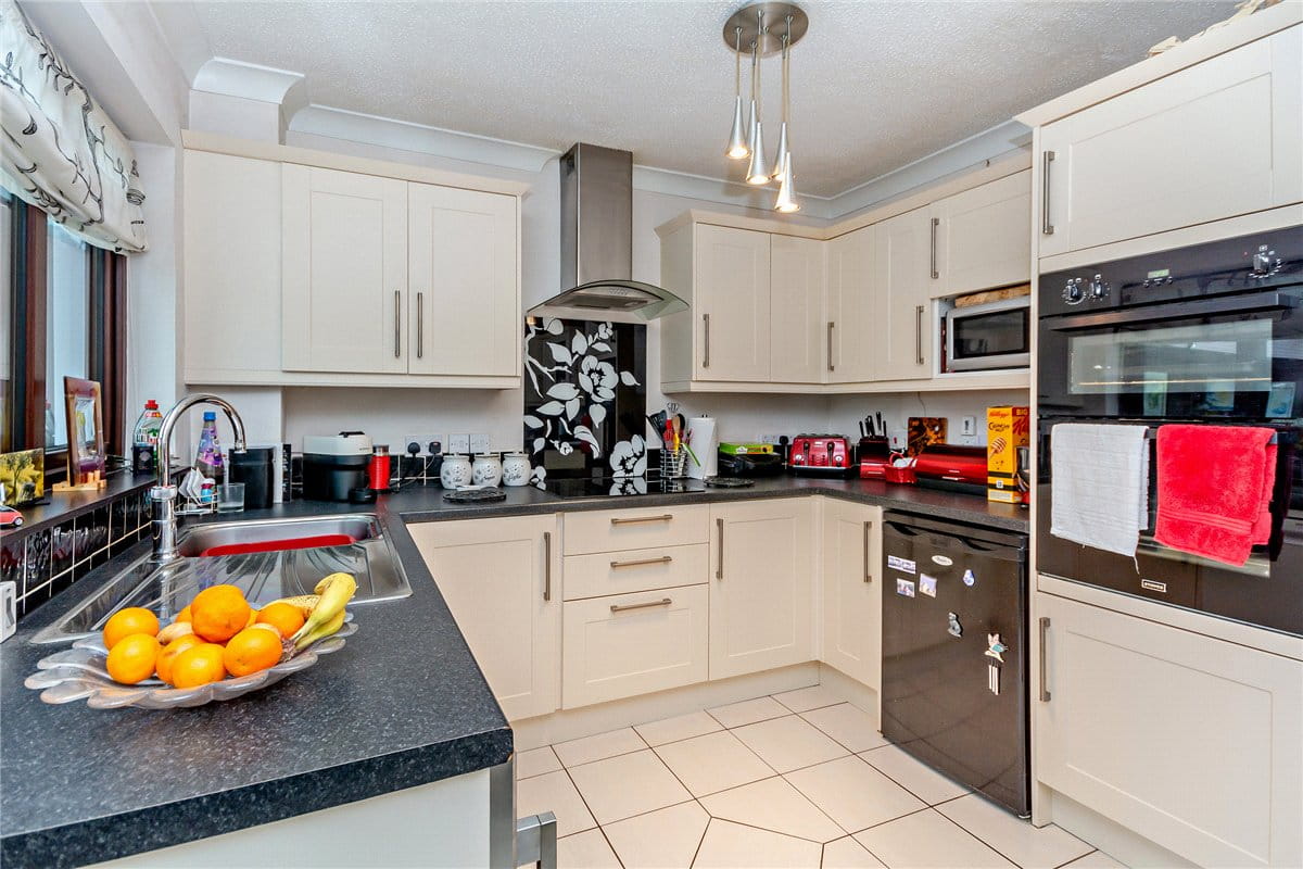 3 bedroom house, Billington Way, Thatcham RG18 - Available