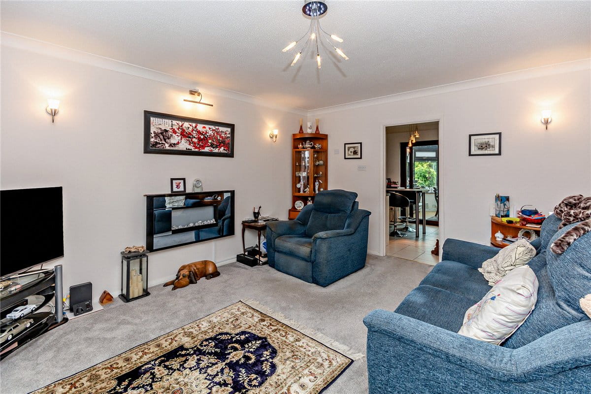 3 bedroom house, Billington Way, Thatcham RG18 - Available