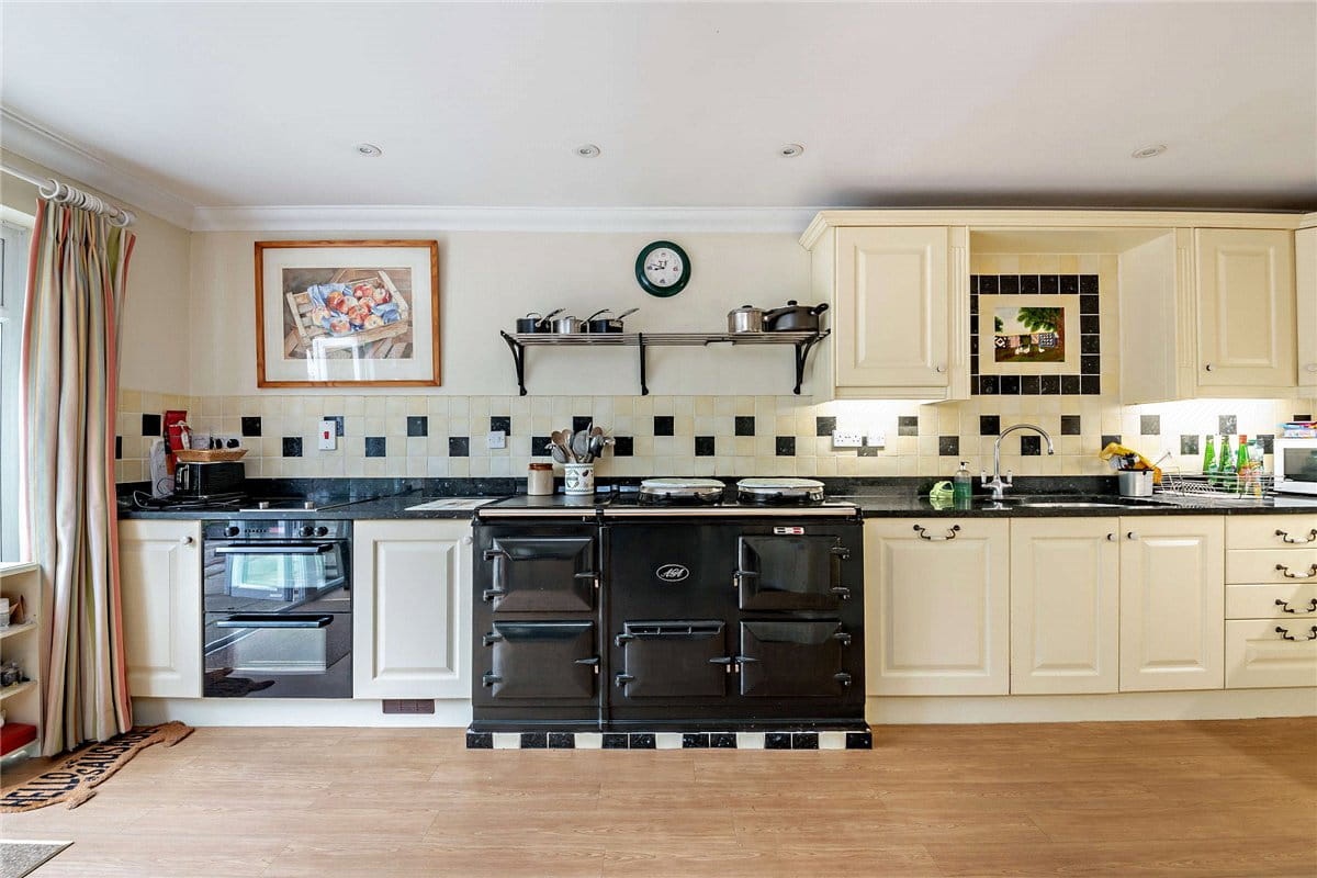 4 bedroom house, Church Street, Kintbury RG17 - Sold STC