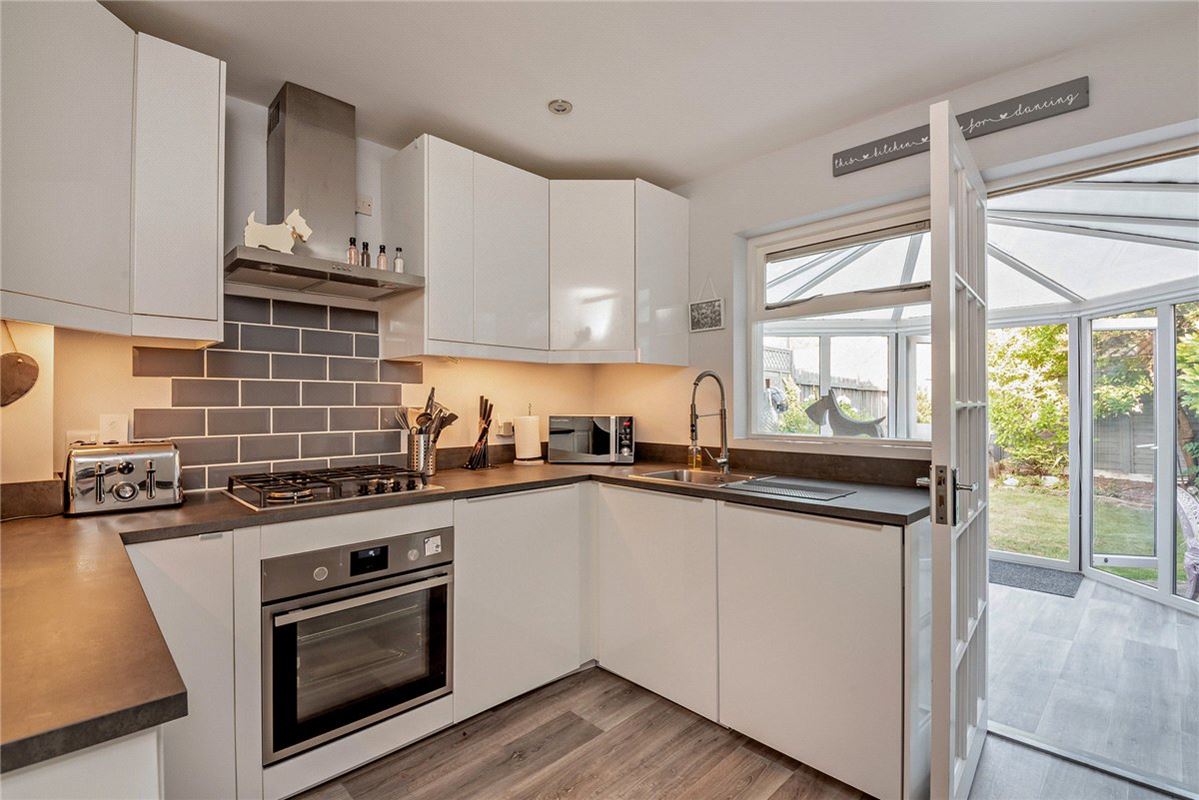 2 bedroom house, Blackdown Way, Thatcham RG19 - Sold STC