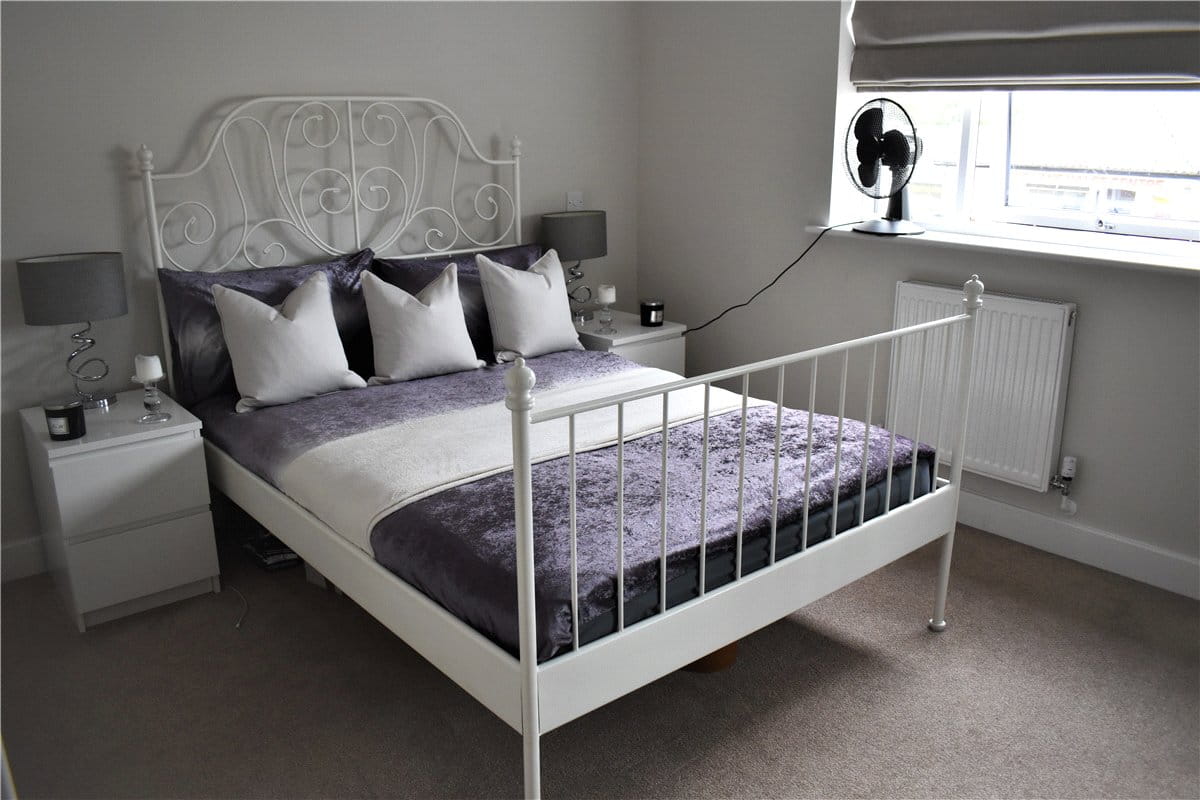 1 bedroom flat, Steel Close, Newbury RG14 - Available