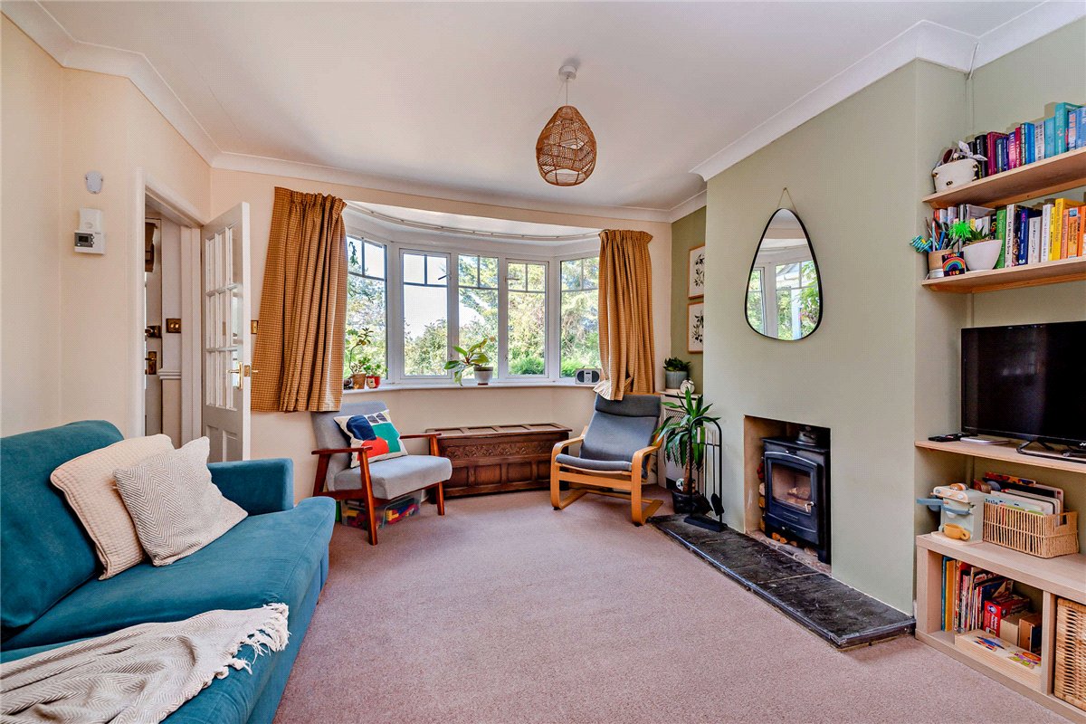 2 bedroom house, Pear Tree Lane, Newbury RG14 - Available