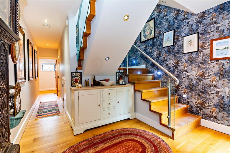 4 bedroom house, Oxford Road, Donnington RG14 - Available